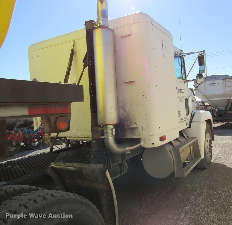 image for item DB5964 1991 Freightliner FLD120 semi truck