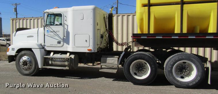 image for item DB5964 1991 Freightliner FLD120 semi truck