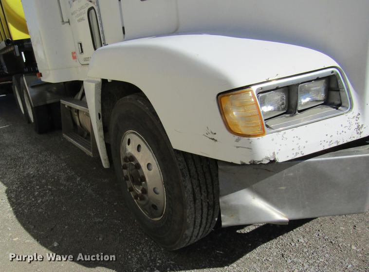 image for item DB5964 1991 Freightliner FLD120 semi truck