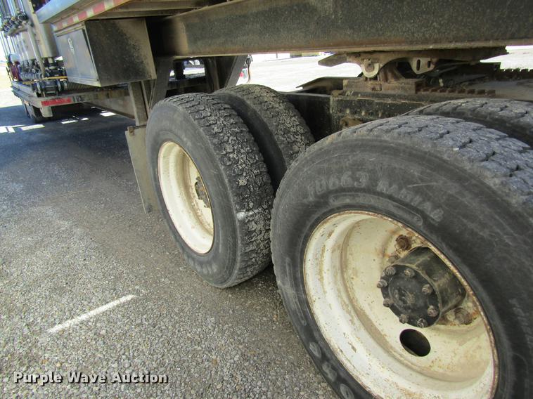 image for item DB5964 1991 Freightliner FLD120 semi truck