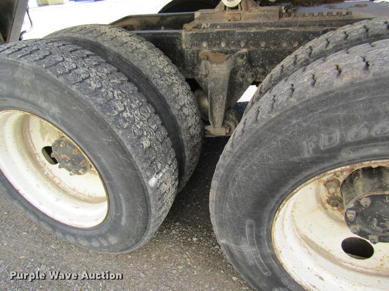 image for item DB5964 1991 Freightliner FLD120 semi truck