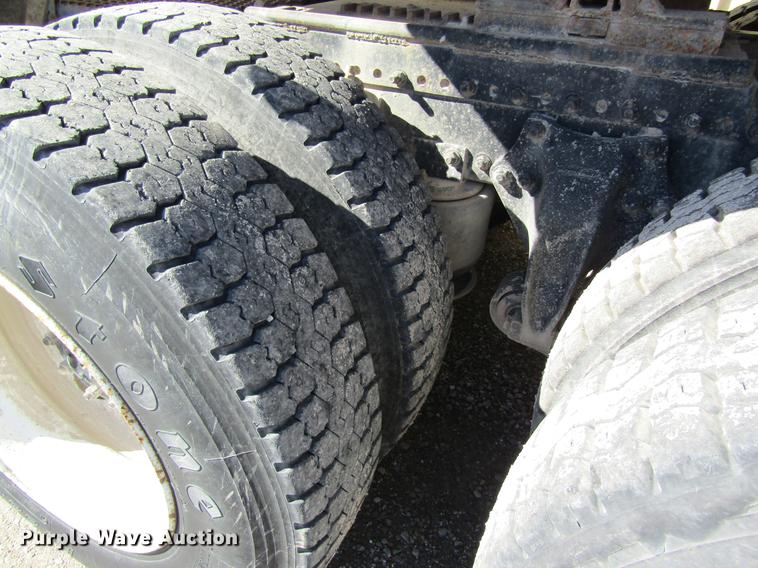 image for item DB5964 1991 Freightliner FLD120 semi truck