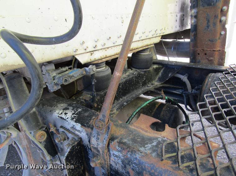 image for item DB5964 1991 Freightliner FLD120 semi truck