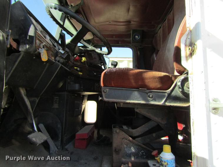 image for item DB5964 1991 Freightliner FLD120 semi truck