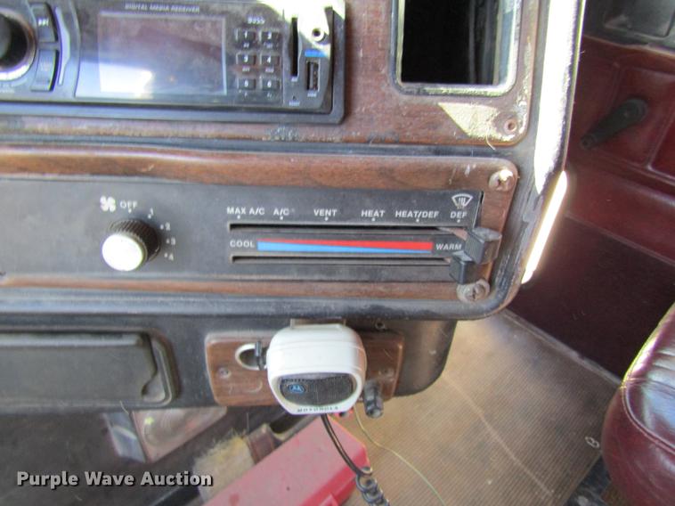 image for item DB5964 1991 Freightliner FLD120 semi truck