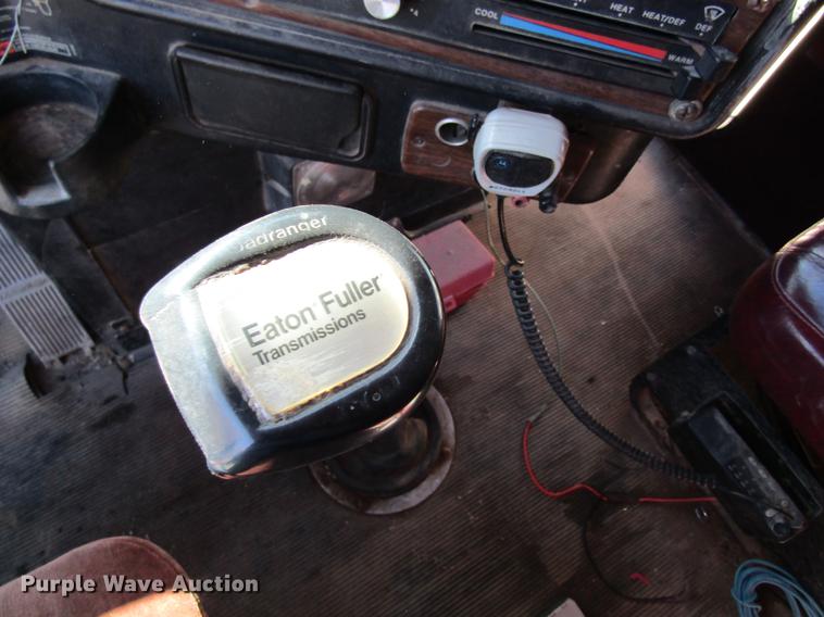 image for item DB5964 1991 Freightliner FLD120 semi truck