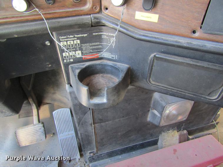 image for item DB5964 1991 Freightliner FLD120 semi truck