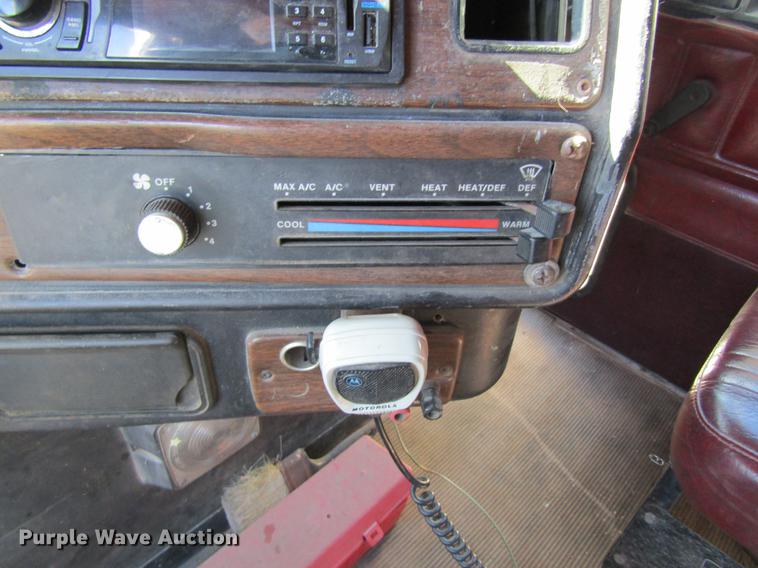 image for item DB5964 1991 Freightliner FLD120 semi truck