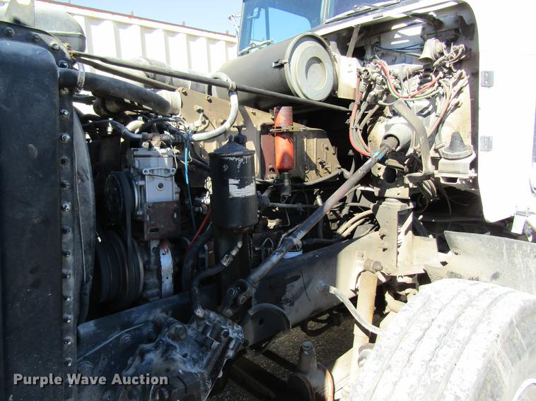 image for item DB5964 1991 Freightliner FLD120 semi truck