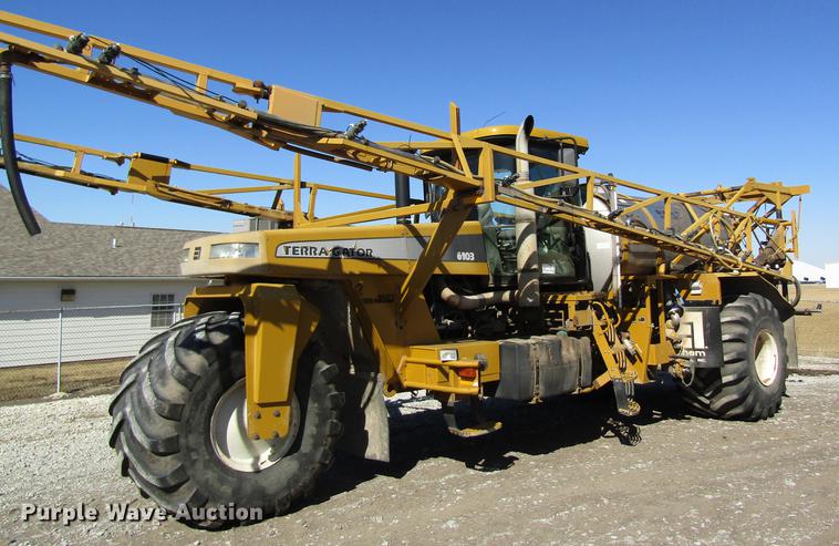 image for item DB5966 2005 Ag-Chem TerraGator 6103 self-propelled sprayer