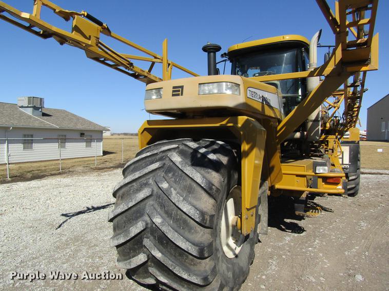 image for item DB5966 2005 Ag-Chem TerraGator 6103 self-propelled sprayer