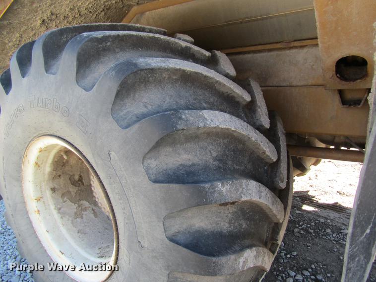 image for item DB5966 2005 Ag-Chem TerraGator 6103 self-propelled sprayer