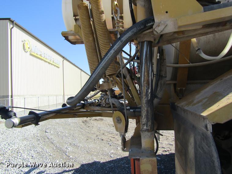 image for item DB5966 2005 Ag-Chem TerraGator 6103 self-propelled sprayer