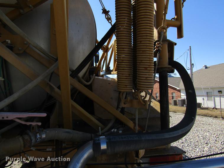 image for item DB5966 2005 Ag-Chem TerraGator 6103 self-propelled sprayer