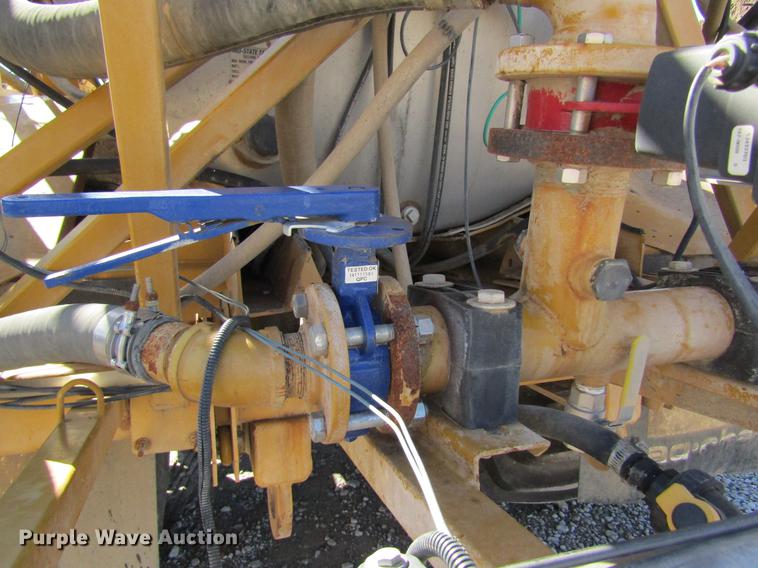 image for item DB5966 2005 Ag-Chem TerraGator 6103 self-propelled sprayer