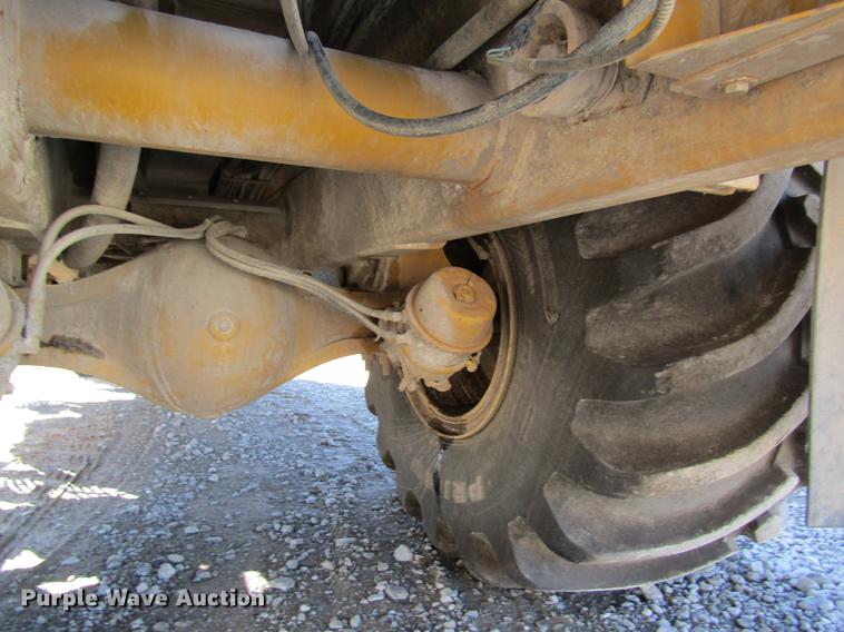 image for item DB5966 2005 Ag-Chem TerraGator 6103 self-propelled sprayer