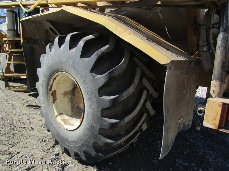 image for item DB5966 2005 Ag-Chem TerraGator 6103 self-propelled sprayer