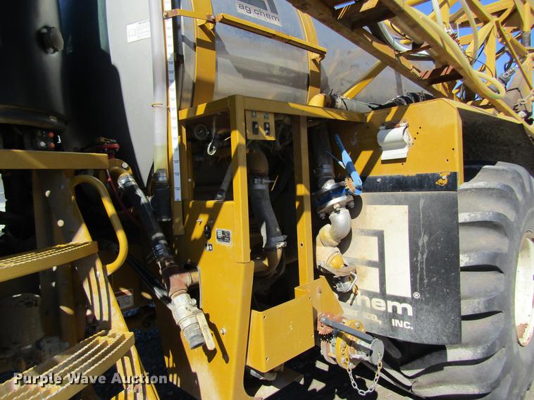 image for item DB5966 2005 Ag-Chem TerraGator 6103 self-propelled sprayer