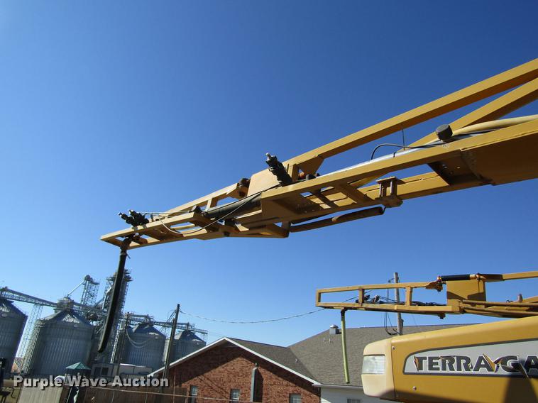 image for item DB5966 2005 Ag-Chem TerraGator 6103 self-propelled sprayer