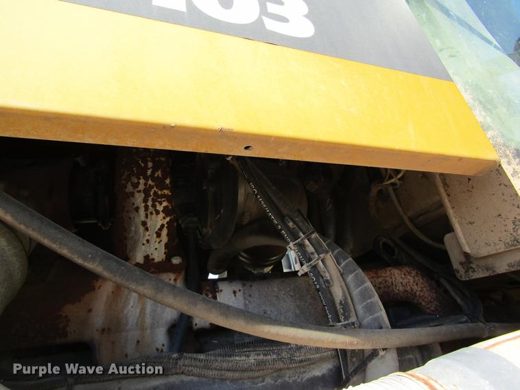 image for item DB5966 2005 Ag-Chem TerraGator 6103 self-propelled sprayer