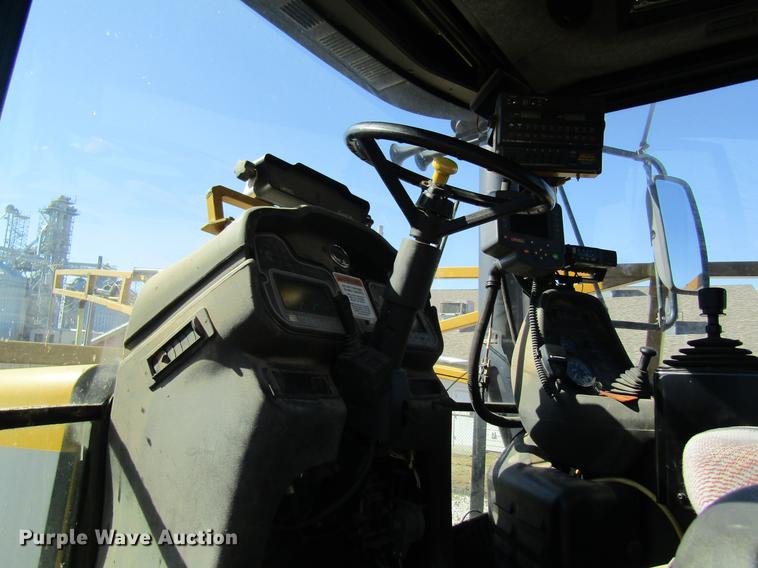 image for item DB5966 2005 Ag-Chem TerraGator 6103 self-propelled sprayer