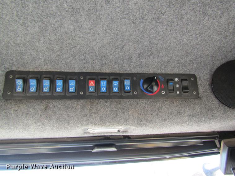 image for item DB5966 2005 Ag-Chem TerraGator 6103 self-propelled sprayer