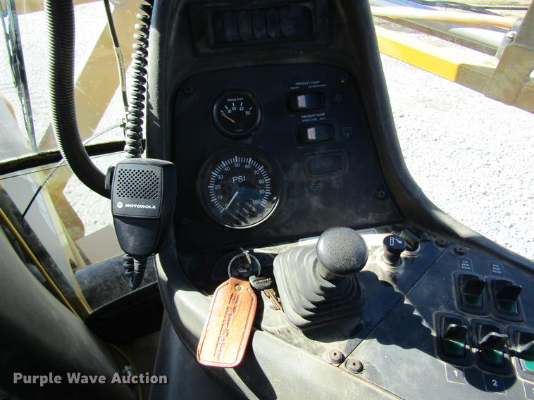 image for item DB5966 2005 Ag-Chem TerraGator 6103 self-propelled sprayer