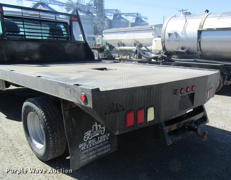 image for item DB5968 2013 Ford F350 Super Duty flatbed pickup truck