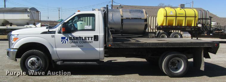 image for item DB5968 2013 Ford F350 Super Duty flatbed pickup truck