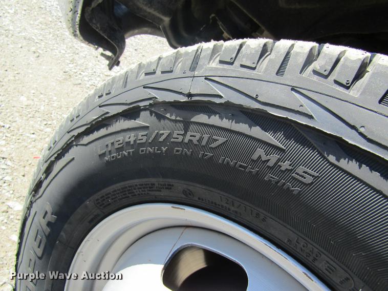 image for item DB5968 2013 Ford F350 Super Duty flatbed pickup truck