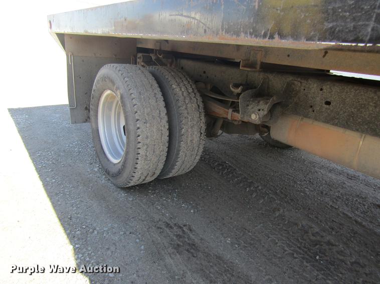 image for item DB5968 2013 Ford F350 Super Duty flatbed pickup truck