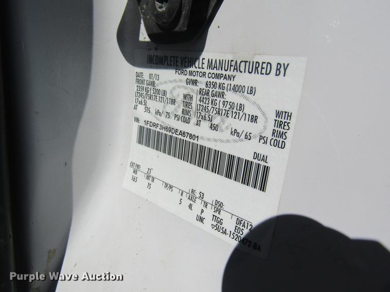 image for item DB5968 2013 Ford F350 Super Duty flatbed pickup truck