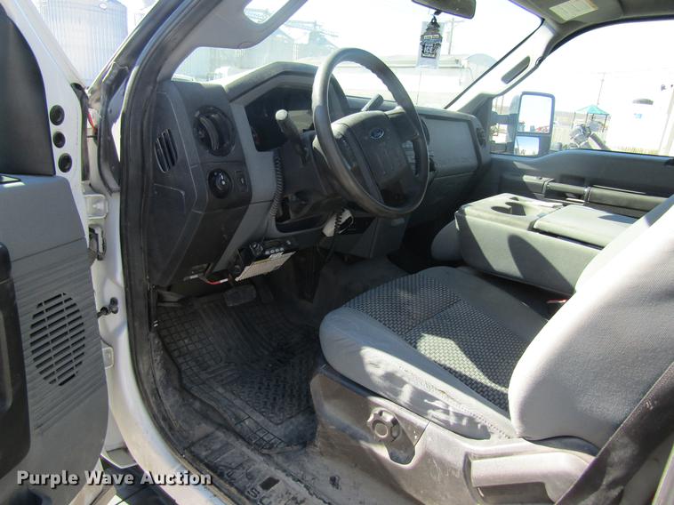 image for item DB5968 2013 Ford F350 Super Duty flatbed pickup truck