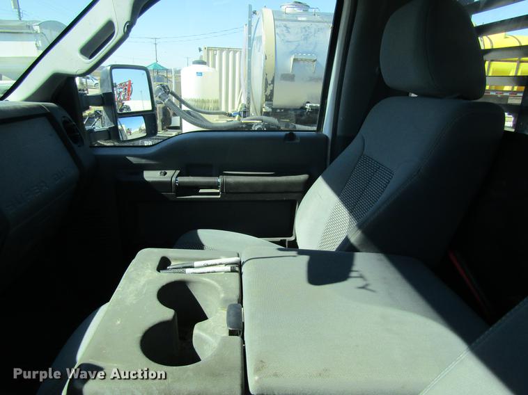 image for item DB5968 2013 Ford F350 Super Duty flatbed pickup truck
