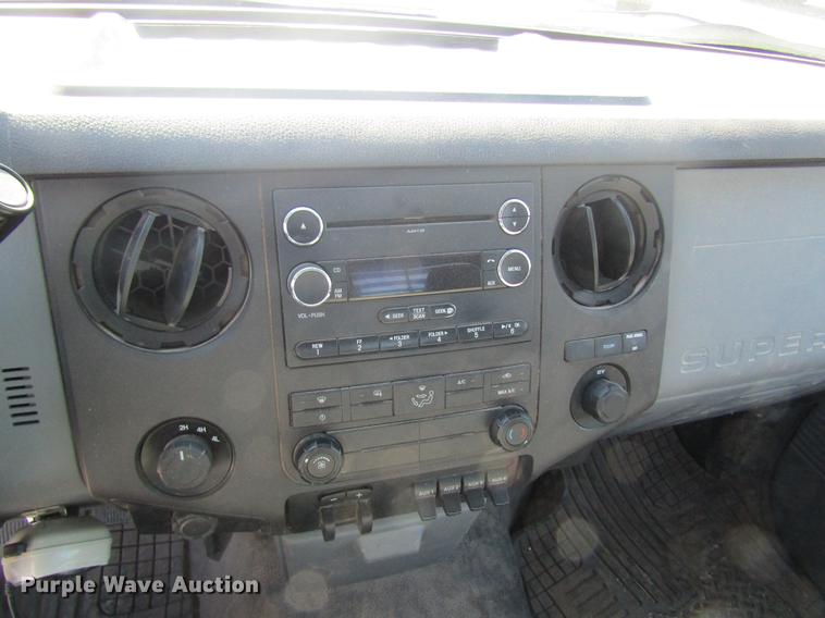 image for item DB5968 2013 Ford F350 Super Duty flatbed pickup truck