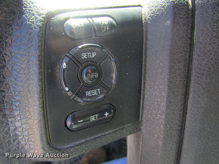 image for item DB5968 2013 Ford F350 Super Duty flatbed pickup truck