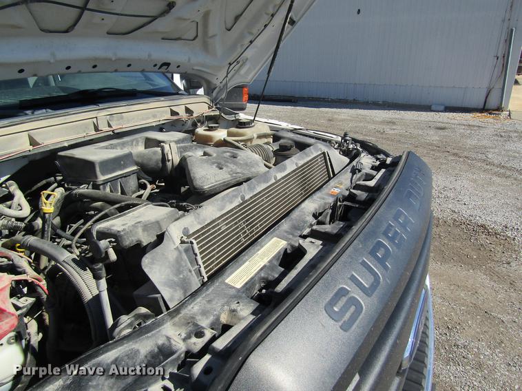 image for item DB5968 2013 Ford F350 Super Duty flatbed pickup truck