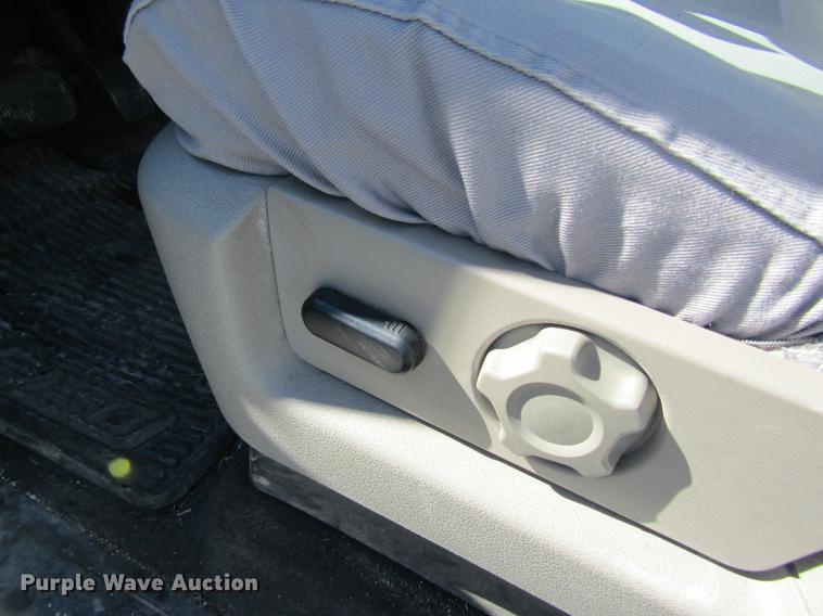 image for item DB5970 2010 Ford F150 XLT SuperCrew pickup truck