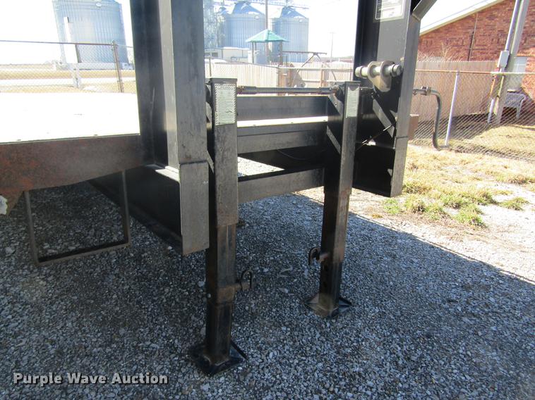 image for item DB5971 1999 Hillsboro 324-TD-BT equipment trailer