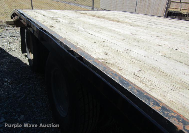 image for item DB5971 1999 Hillsboro 324-TD-BT equipment trailer