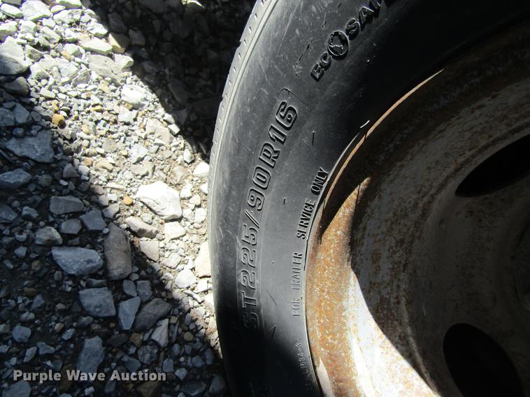 image for item DB5971 1999 Hillsboro 324-TD-BT equipment trailer