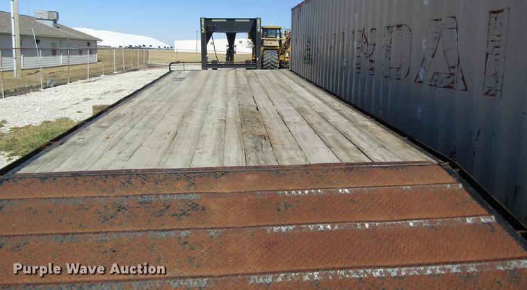 image for item DB5971 1999 Hillsboro 324-TD-BT equipment trailer