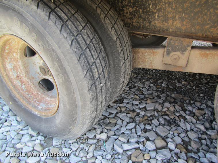 image for item DB5971 1999 Hillsboro 324-TD-BT equipment trailer