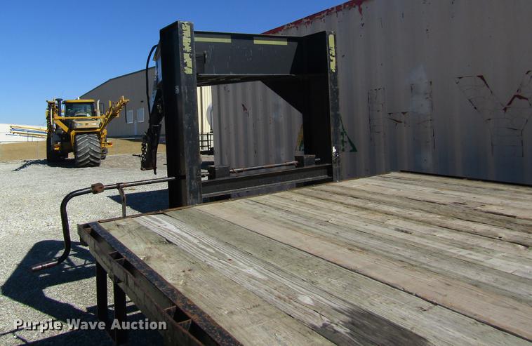 image for item DB5971 1999 Hillsboro 324-TD-BT equipment trailer