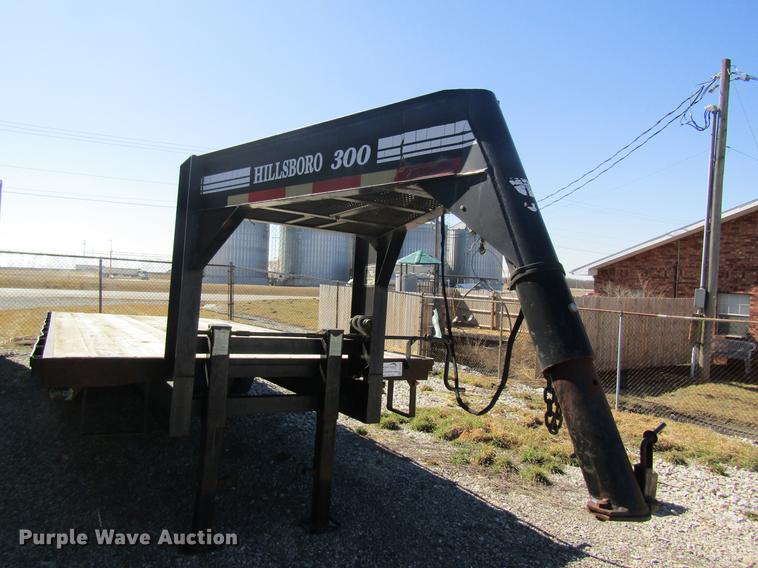 image for item DB5971 1999 Hillsboro 324-TD-BT equipment trailer