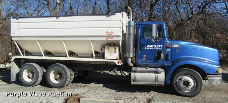 image for item DB5977 1999 International Eagle 9400 dry fertilizer tender truck