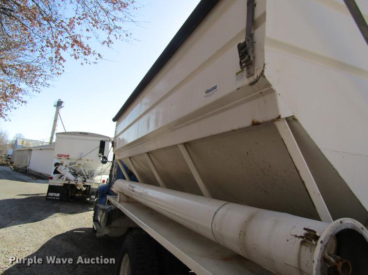 image for item DB5977 1999 International Eagle 9400 dry fertilizer tender truck