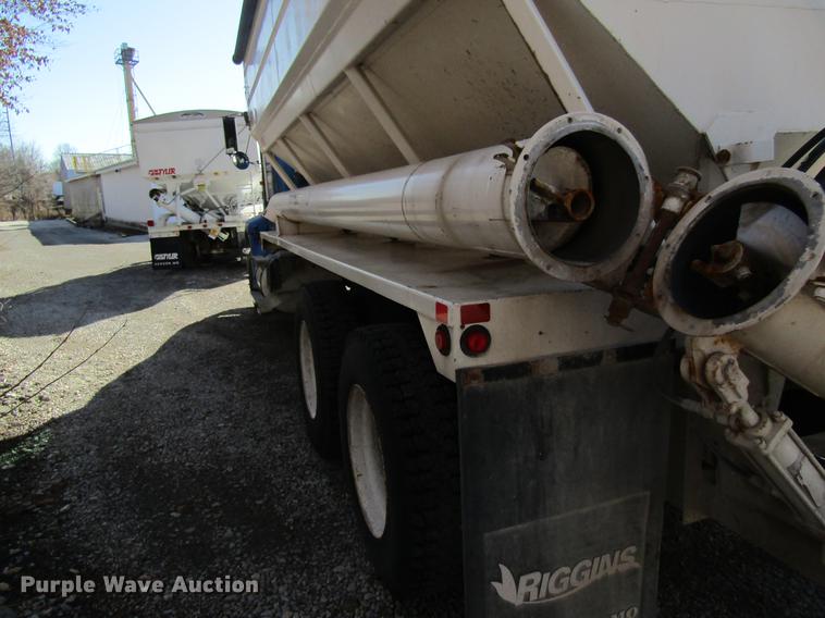 image for item DB5977 1999 International Eagle 9400 dry fertilizer tender truck