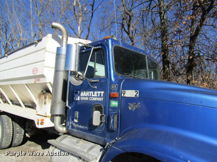 image for item DB5977 1999 International Eagle 9400 dry fertilizer tender truck