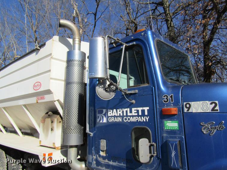 image for item DB5977 1999 International Eagle 9400 dry fertilizer tender truck